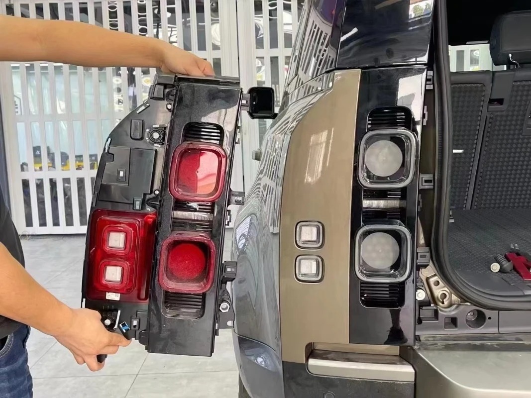 For Defender 2020- Red Black Smoky Tail Light Rear Lamp Tail Lamp LR129762 LR129775 LR133580 LR133582